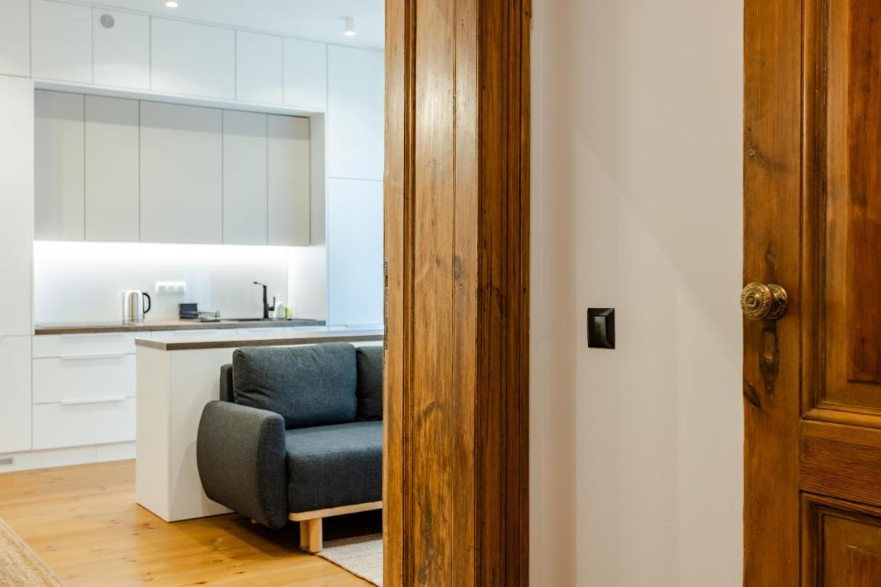 Two Bedroom Very Berry Apartment In Poznan With Desk By Noclegi Renters Exteriér fotografie